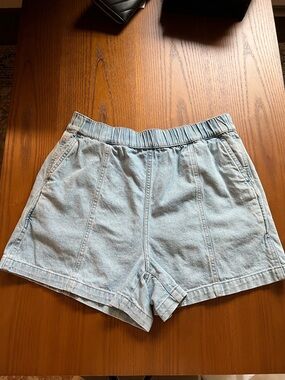 Madewell Light Wash Denim Women's Shorts w/elastic waist
